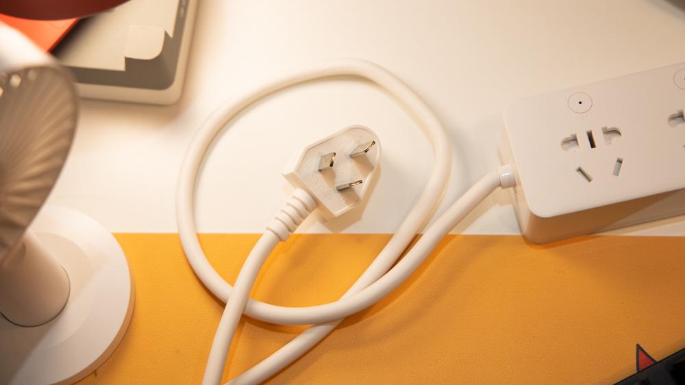 小米有品无线插排,小米排插和公牛排插哪个好