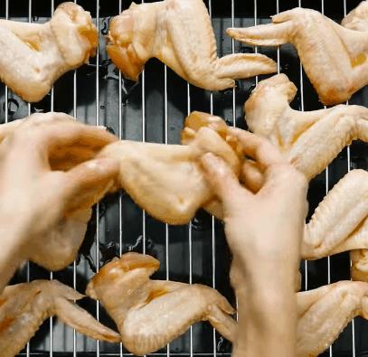 一瓶3块钱的可乐能赚多少钱,3块钱的可乐喝一口永远值两块九