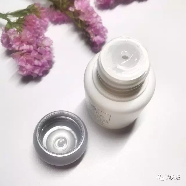 一白遮三丑，这支史上“最便宜”的美白精华，涂全身不肉疼