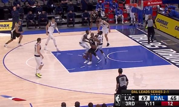 伦纳德招牌动作中投,伦纳德极限后仰绝杀走步