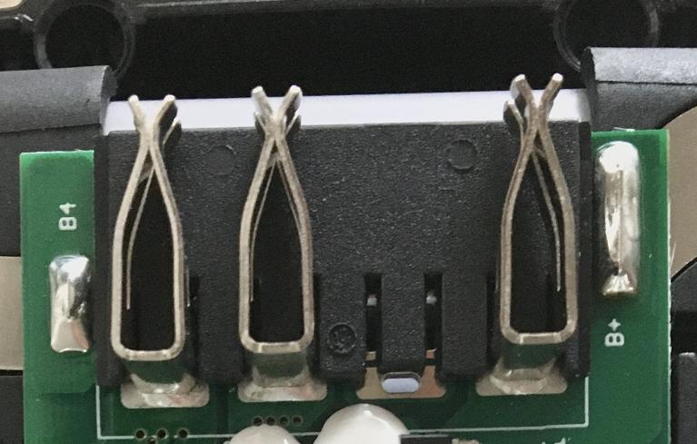 东成电扳手锂电充电器拆解,东成充电器拆解用什么工具