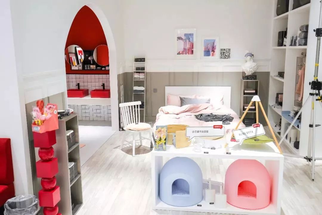 男性喜欢时尚，女性喜欢化妆，小红书给互联网带来了什么变化