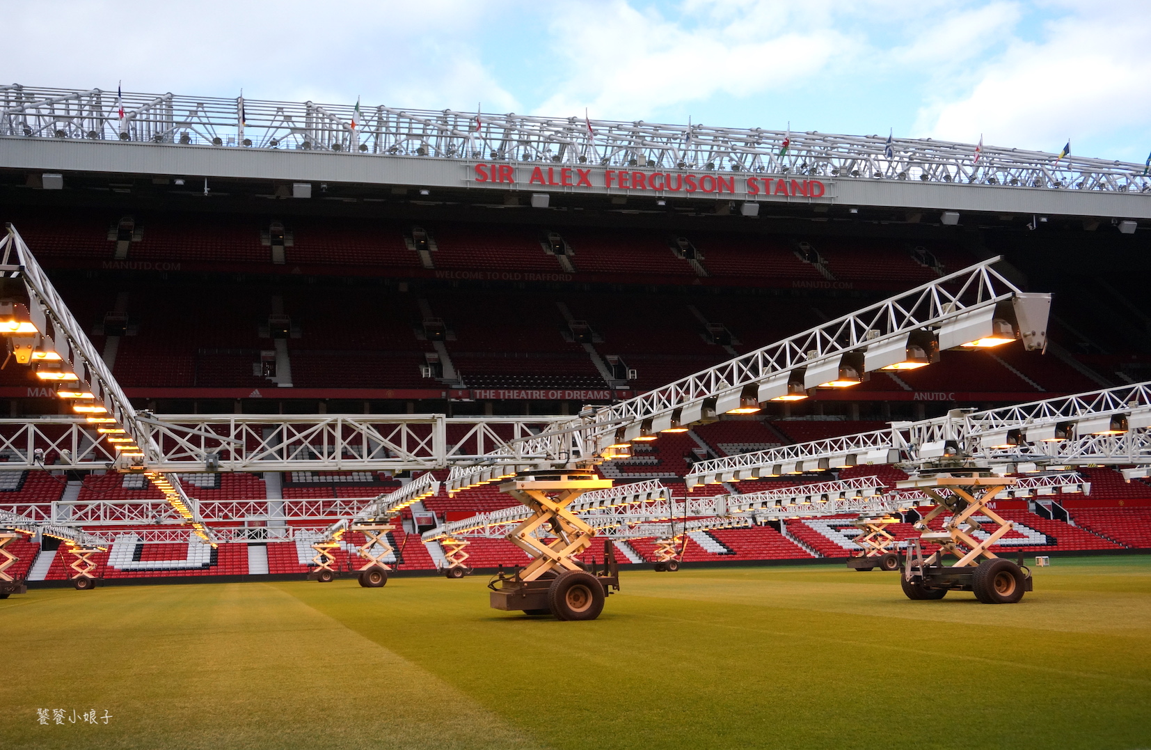 c罗重返曼联穿几号球衣,探秘更衣室