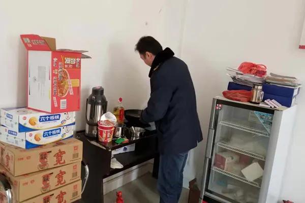 抗疫中的黄梅,党员抗疫当先锋