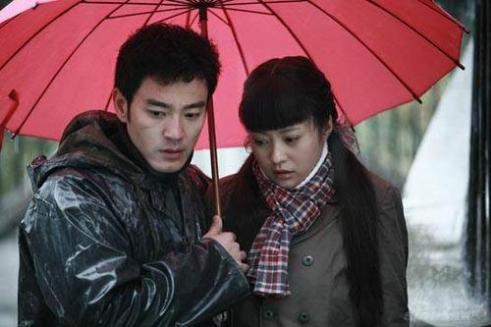 3次被“爱情”抛弃，因“全裸”出镜一举成名，如今成为单亲妈妈