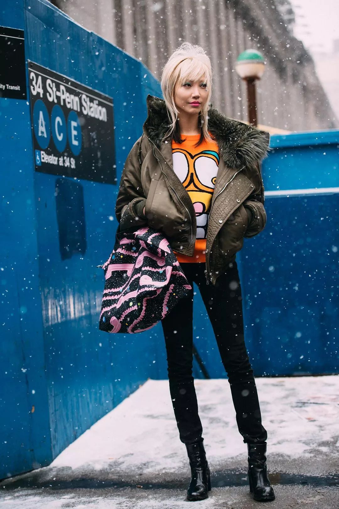 150斤面包服显瘦,面包服加直筒裤