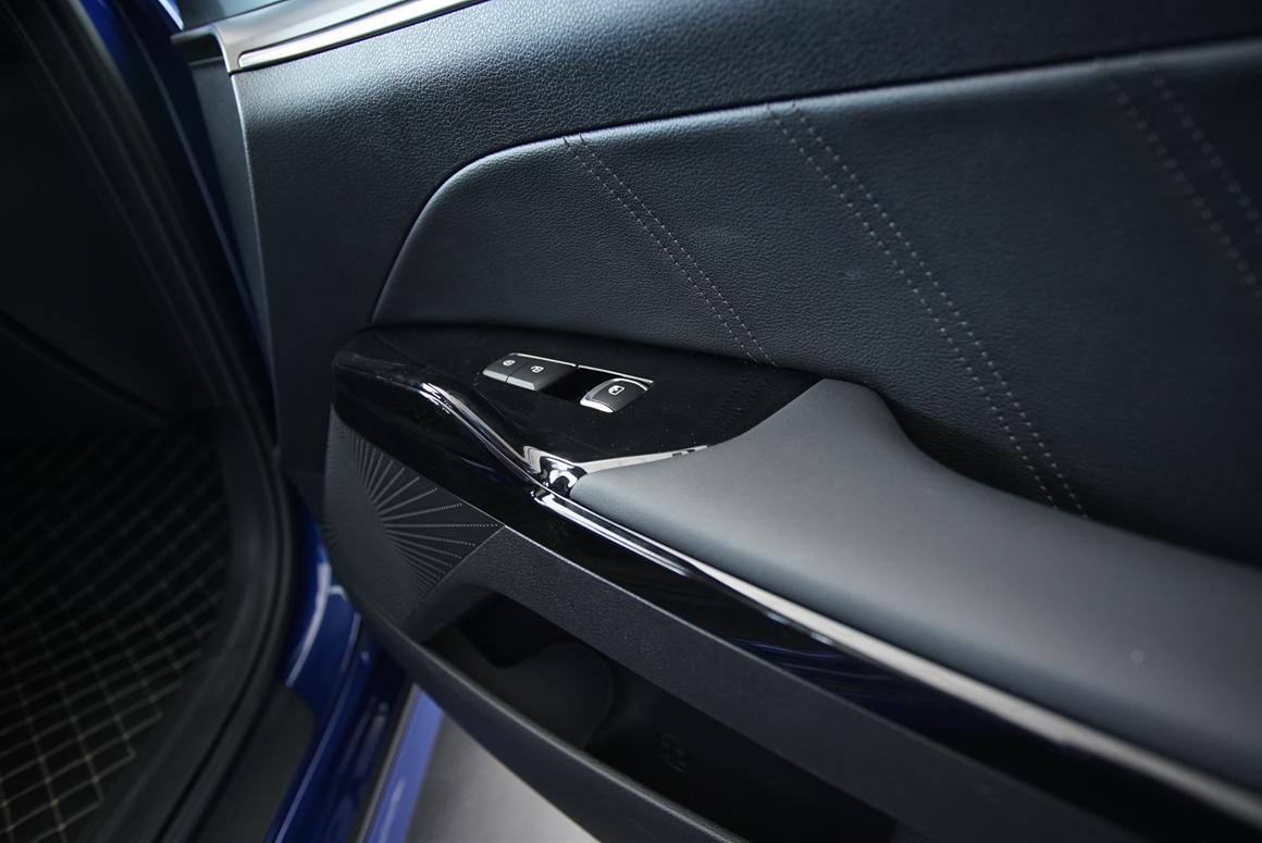 摘掉“三宝”名号韩系欧巴让你加速心跳