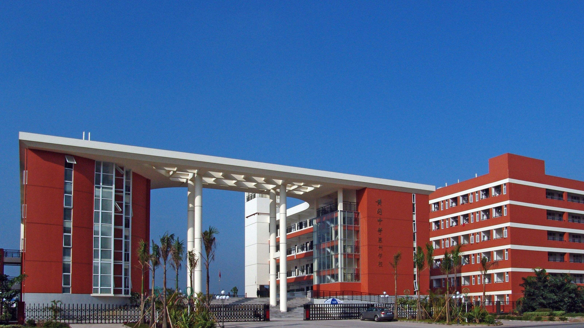 黄冈中学有多“厉害”？本科升学率98%，每年都有清华北大的苗子