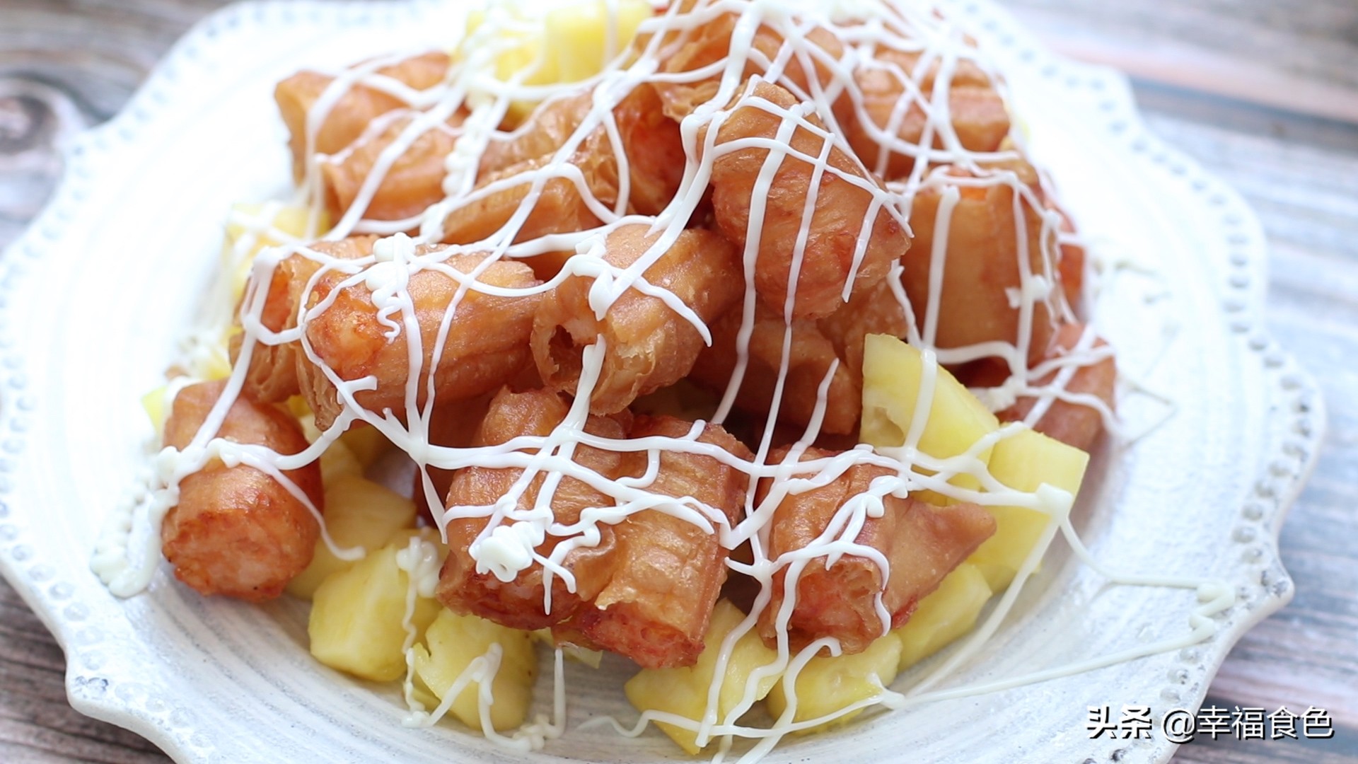 油条虾滑特别简单而且巨好吃,油条与虾的绝妙组合