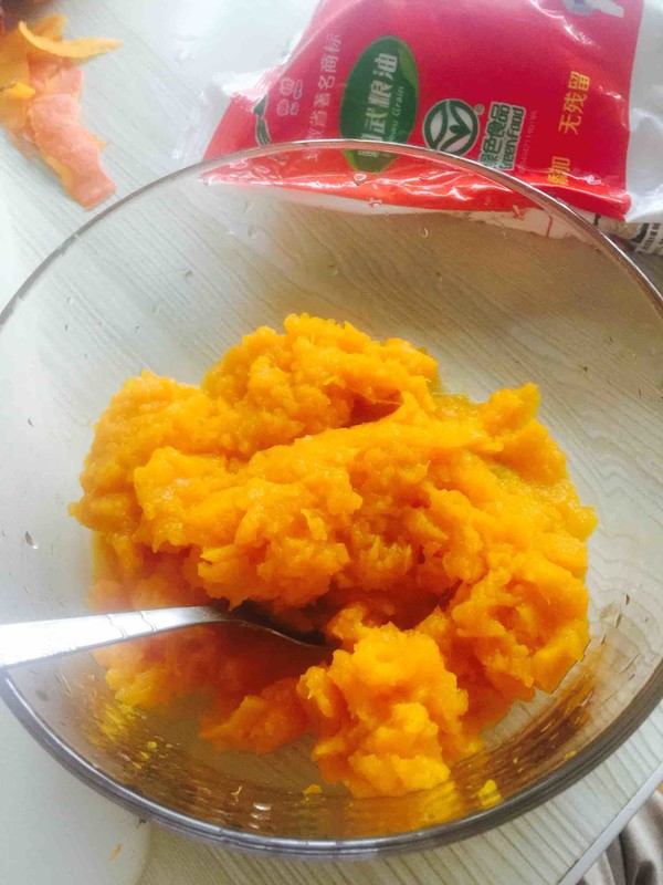 做南瓜饼加糖吗,做南瓜饼放胡萝卜好吗