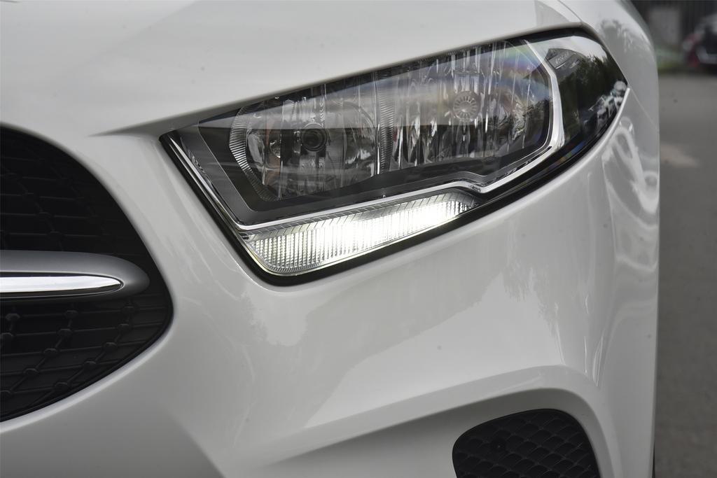 最新奔驰a180两厢落地价,最新2023款奔驰a180l落地价