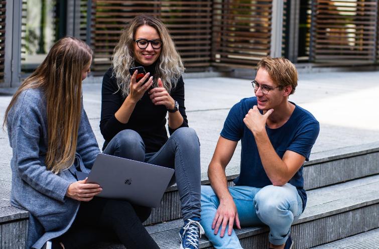 及第留学靠谱吗,美国广告学专业就业前景如何