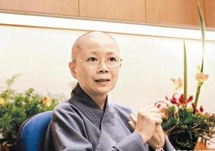 谭咏麟和他的妻子有儿子吗,谭咏麟的两位妻子及孩子