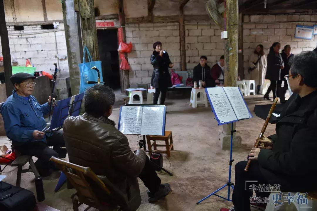 这条老街不仅市井味十足还很文艺,淮州新城古镇