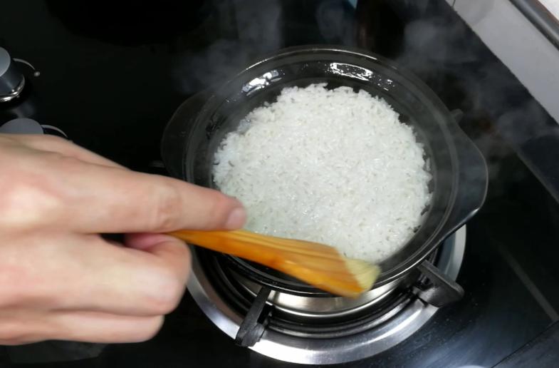 饭店的煲仔饭如何提前准备,饭店煲仔饭最正宗的做法