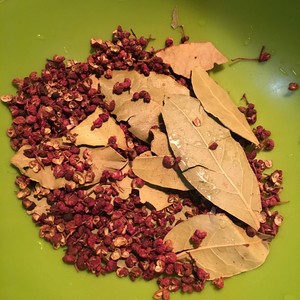 「绝味鸭掌」名门泽佳315网：追剧必备在家做出超级美味