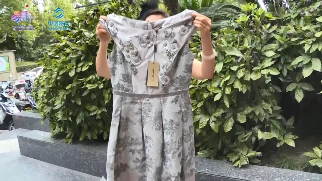 1万多裙子,1万块买裙子