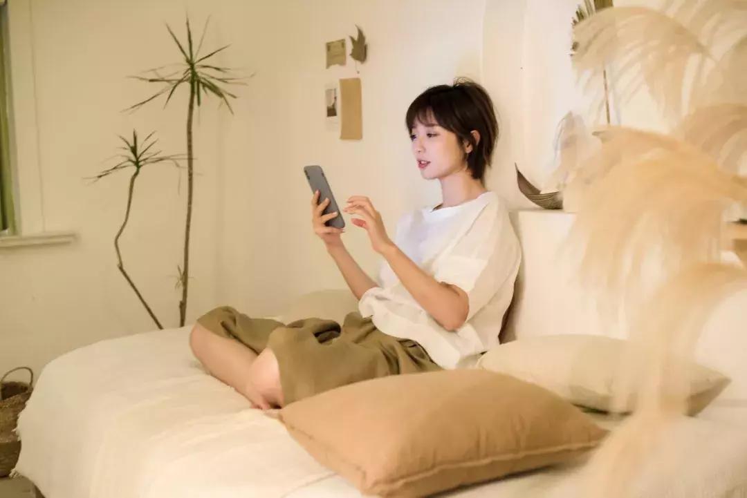 “深圳，女，26岁，月薪7k，负债7W”：假精致，榨干了多少年轻人