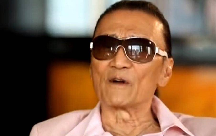 84岁谢贤穿皮衣状态好,80岁的谢贤依然帅气迷人