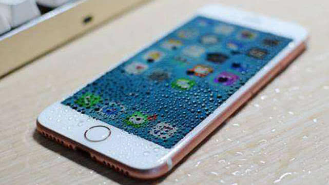 手机掉水里了黑屏了应该怎么处理,手机掉水里没有声音快速处理方法