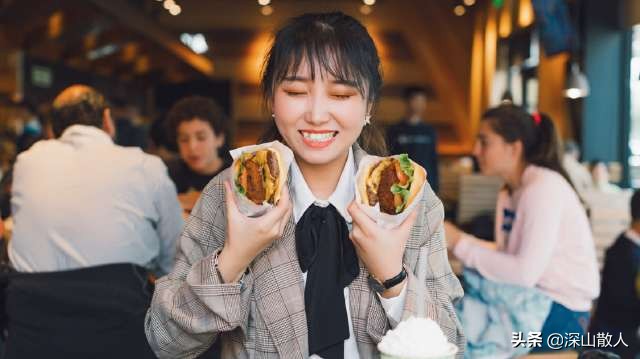 美国奥特莱斯购物现状,美国购物网站价格比实体便宜吗