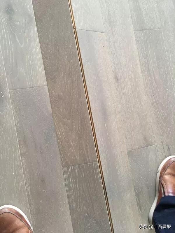 实木地板变形了怎么办,实木地板有点变形正常吗怎么修复