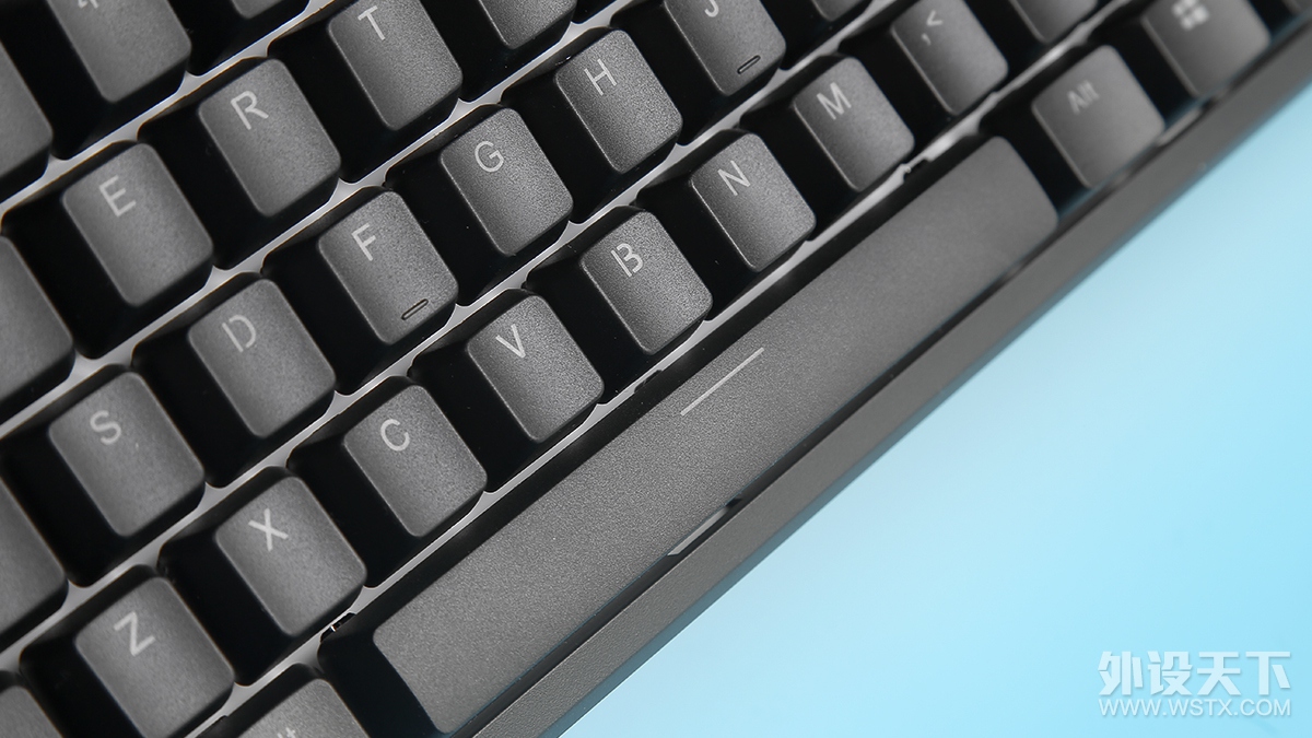 炫彩键盘和rgb键盘 (cherry键盘和静电容键盘哪个好)