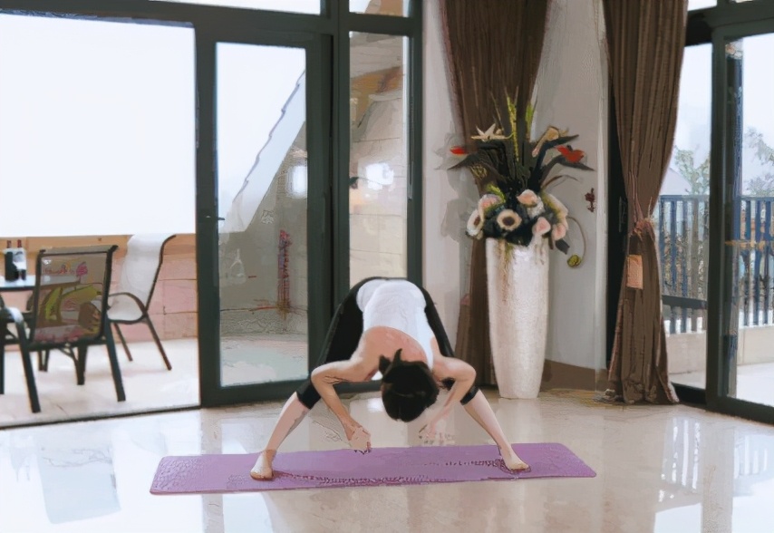 杨丽菁年轻最美照,51岁杨丽菁瑜伽照片