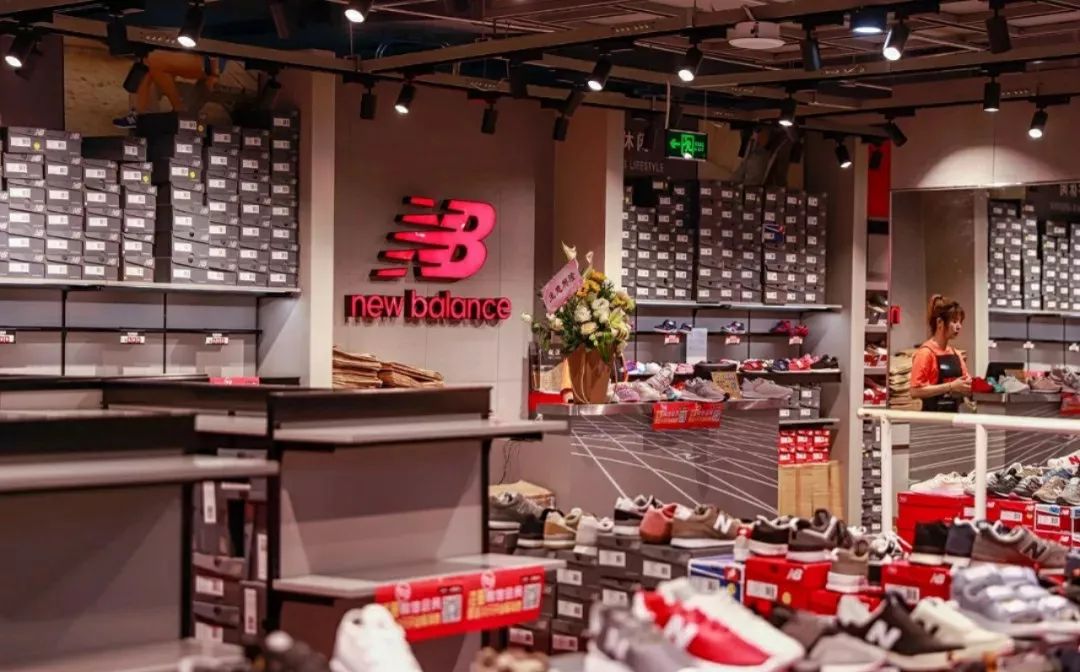 60块钱的耐克鞋,60块钱买阿迪