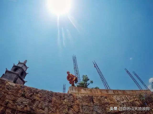 我流浪到中缅边境，发现一座奇特的寺庙，修行的僧人竟都是孩童