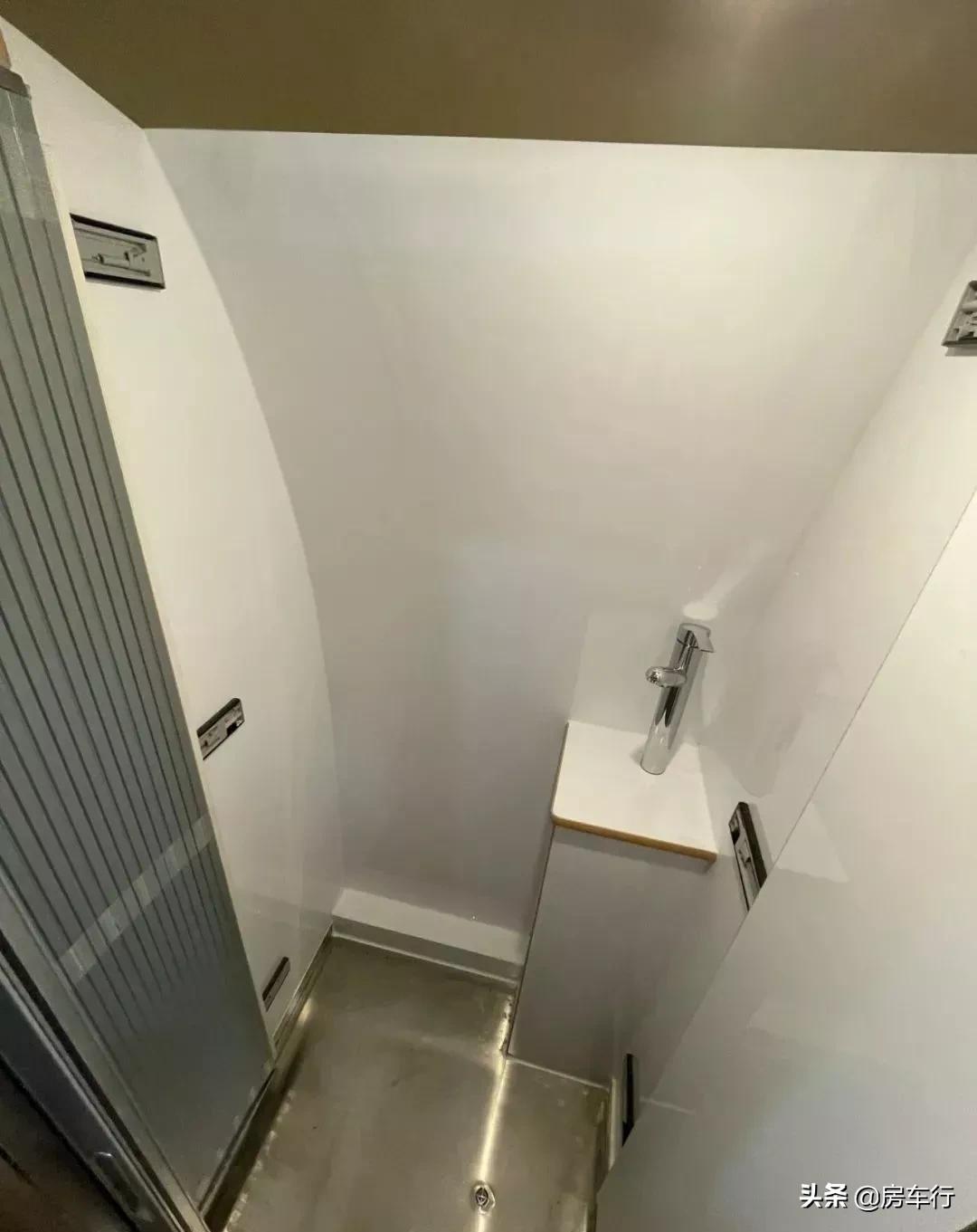 房车价格5-10万元低顶b型房车,房车大全20-30万的c型高档房车