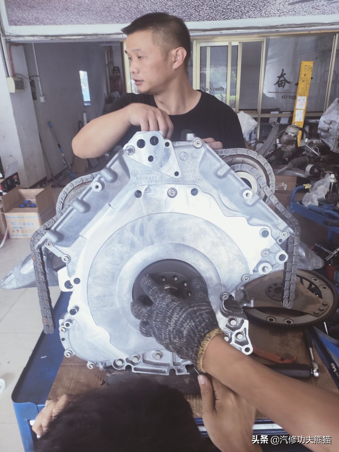 新款大众途锐烧机油吗,百万豪车为什么还烧机油