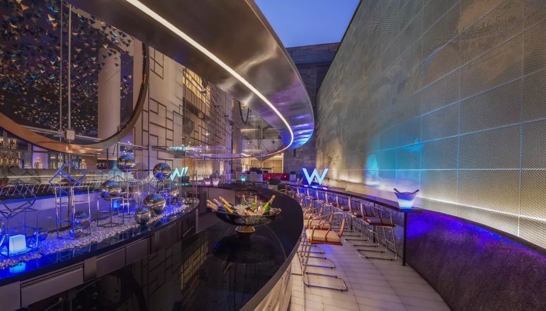 钘忚韩鏄熺骇閰掑簵,钘忚韩閰掗