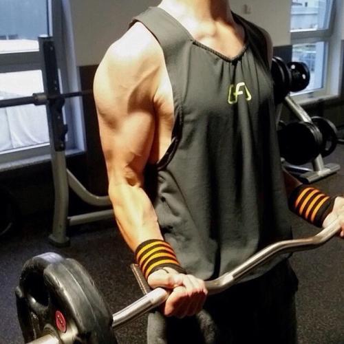 全脂奶和脱脂奶哪个更适合减肥,全脂奶和脱脂奶的区别减肥