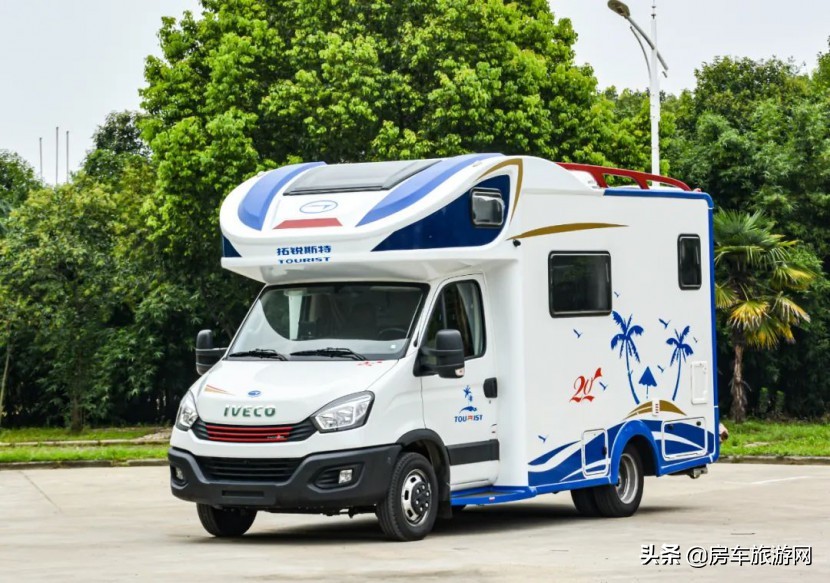 拓锐斯特平头轻卡最新款房车,拓锐斯特房车2022款多少钱