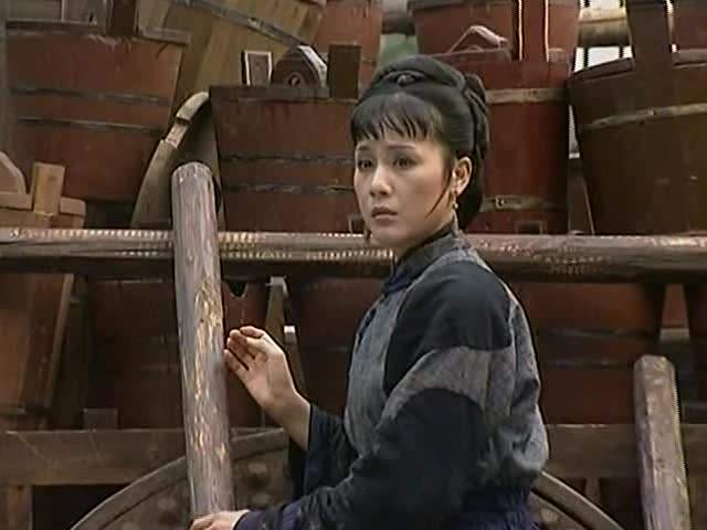 赫舍里氏皇后为什么受康熙宠爱,赫舍里氏是康熙的皇后吗