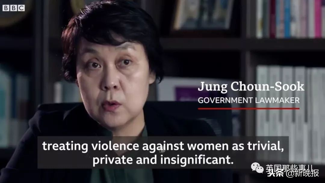 在酒店裸睡居然被入室*拍偷**……她一怒之下决定向*拍偷**摄像头宣战