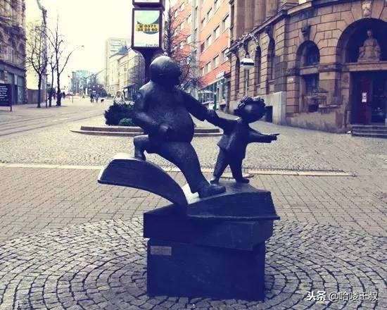 从丧偶式育儿到模范奶爸只需一招,丧偶式育儿妈妈如何培养好男孩