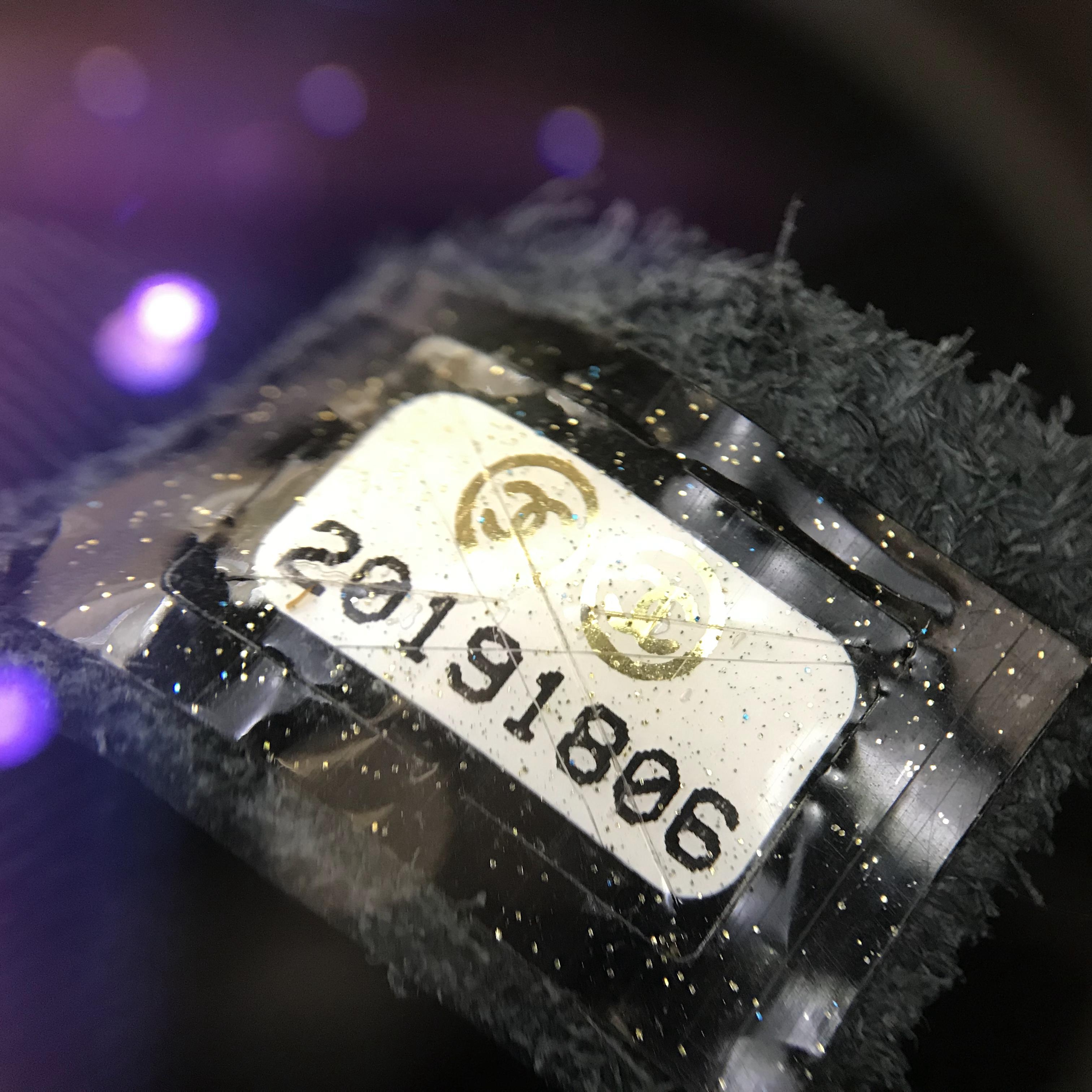 香奈儿妃鱼真假鉴别,专柜买的香奈儿包是老款