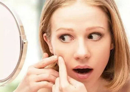 湿热重，容易长痘痘，一定要艾灸这三个穴位