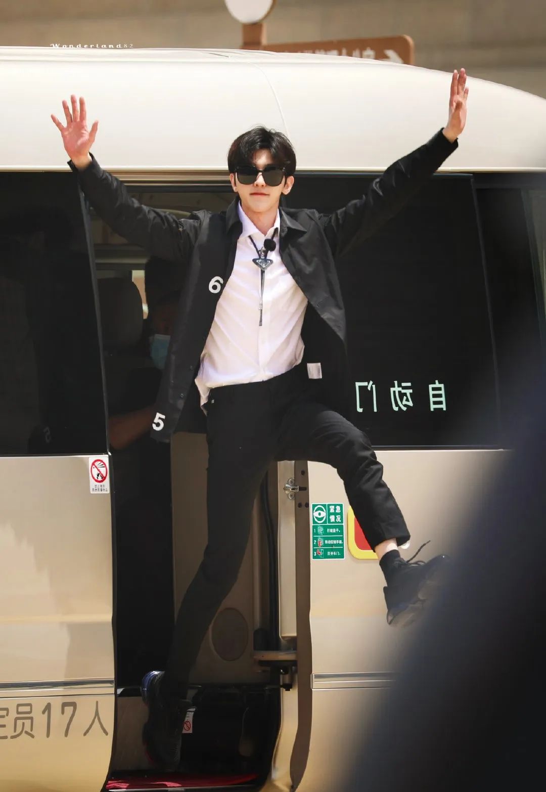 窄长脸戴什么样的墨镜好看,圆脸选什么墨镜显脸小