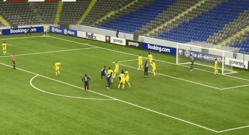 2-0，卫冕冠军轻取鱼腩队！2亿巨星尴尬失点，世预赛迎来首胜