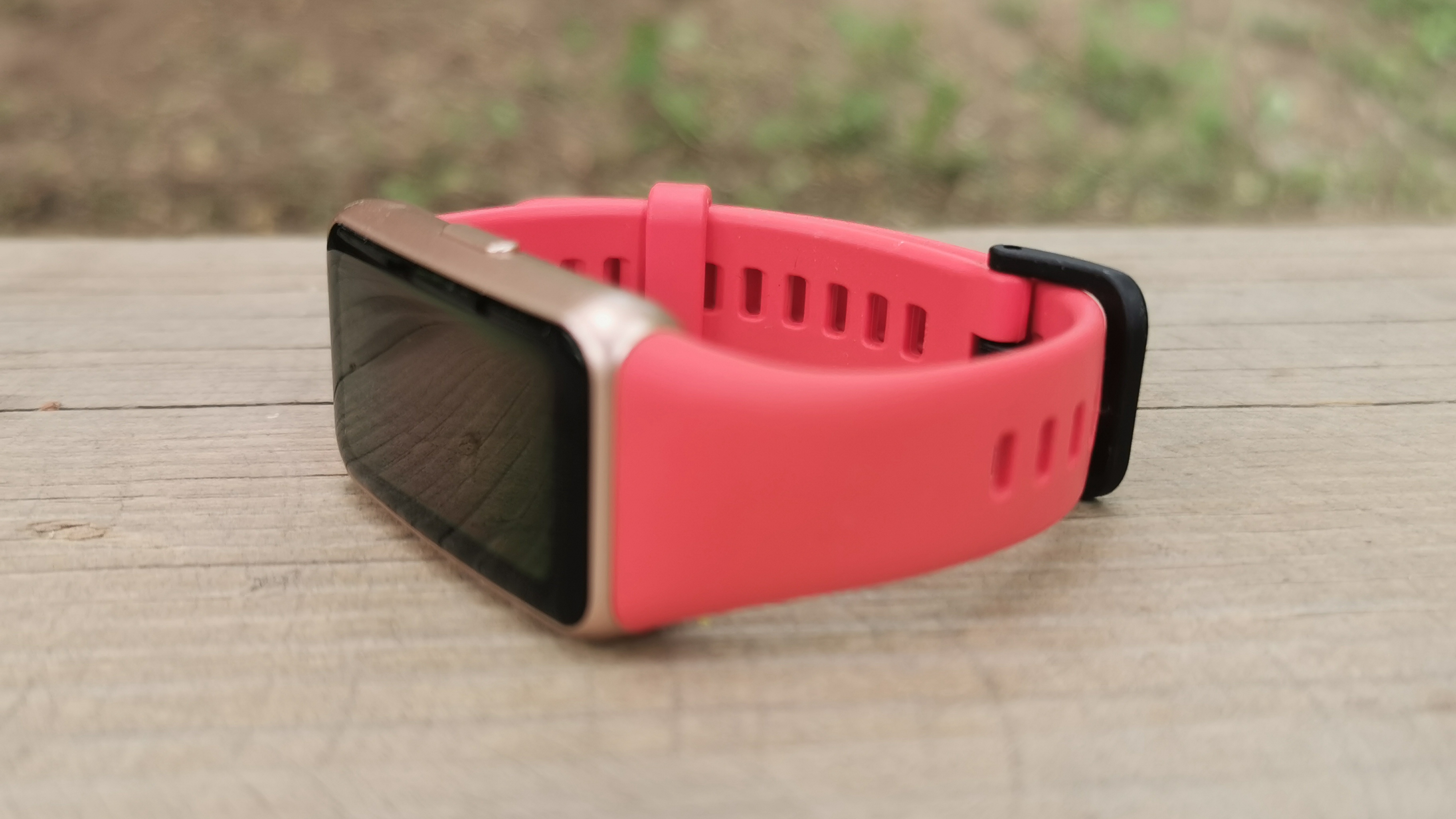 小米手环6华为手环6心率哪个准,华为手环6心率监测几通道的