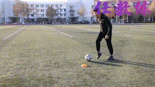 足球绕杆中考标准动作视频示范,中考体育足球绕杆技巧及训练方法