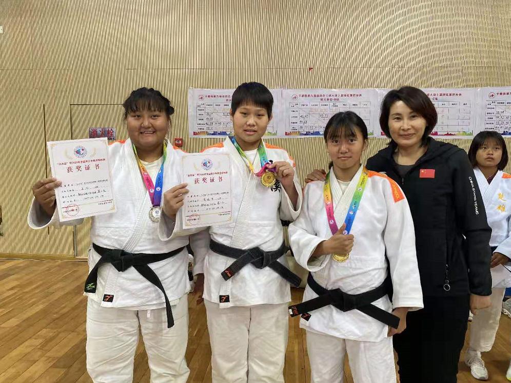 玉溪女健身教练,玉溪体育运动学校女子篮球队教练