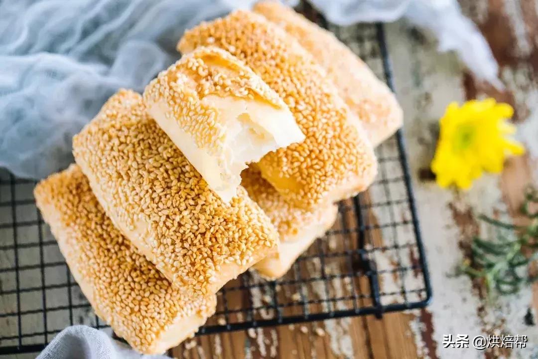 如何用烤箱烤芝麻烧饼,老北京麻酱芝麻烧饼的烤箱做法