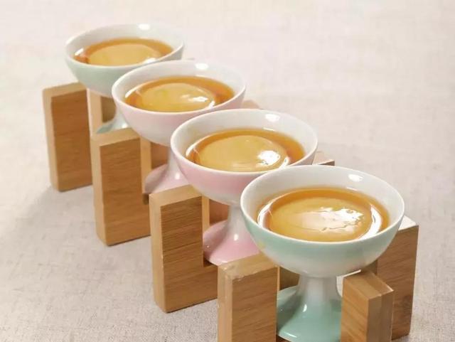 魔都居然也有凤凰古镇了？不用去湖南也能吃到正宗鱼头王！