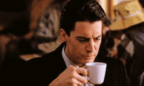 我用咖啡续命，但咖啡馆的命却“悬”了