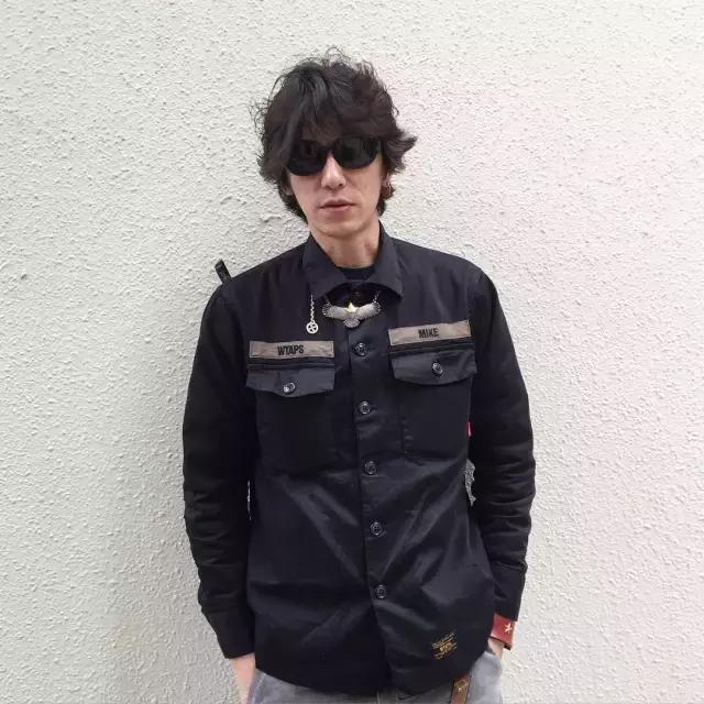 今天余文乐老师要为你们上一堂军装搭配课，答应我要好好学习哟！