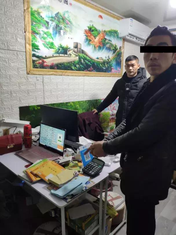 价格1000多的包包,名牌包包只卖100多元